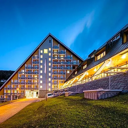 Pinia & Hotel 4*