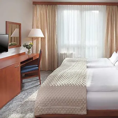 Pinia & Hotel 4*